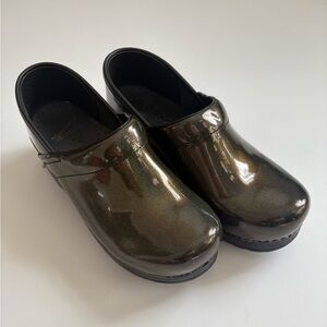 Dansko Professional Metallic Clog Size 38